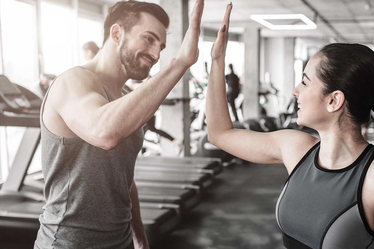 Beim Fitness einklatschen